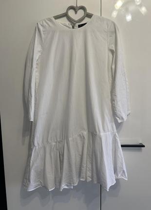 Асиметрична біла сукня