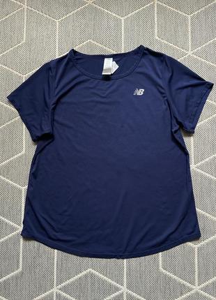 Спортивная женская футболка new balance