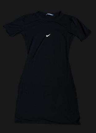 Спортивна сукня nike