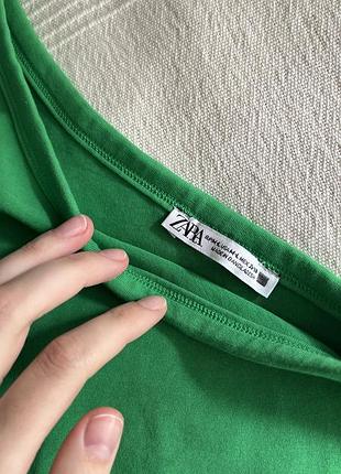 Зелений топ від zara