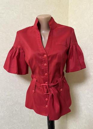 Ефектна червона блуза в діловому стилі з буфами
