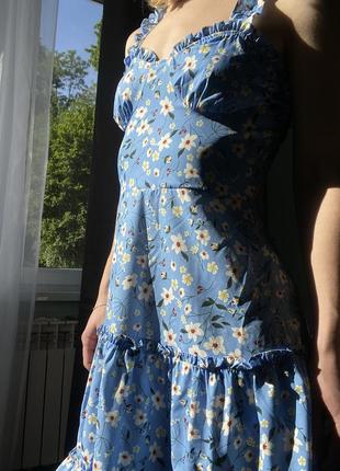 Голубое цветочное мини платье
