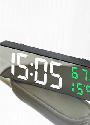 Часы электронные настольные настенные 23 см. зеркальные.