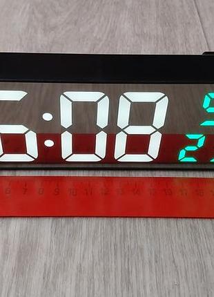 Часы электронные настольные настенные 23 см. зеркальные.
