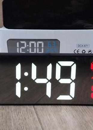 Часы электронные настольные настенные 23 см. зеркальные.