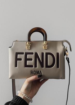 Сумка в стиле fendi