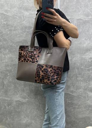 Женская стильная и качественная сумка шоппер из эко кожи капучино/лео