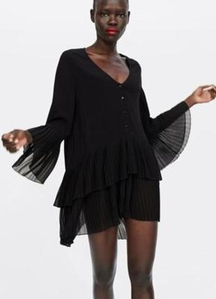 Платье туника zara чёрное с плиссированной юбкой расширенные рукава