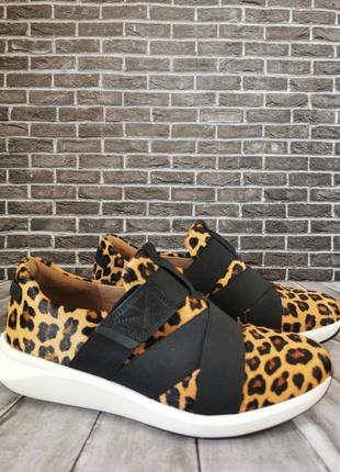 Кросівки 38,5 розмір