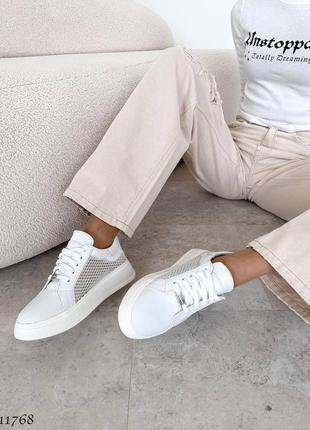 Кеди, які точно мають бути у тебе
колір: білий