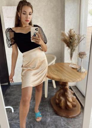 Золотисто-бежева сатинова/ шовкова спідниця від missguided