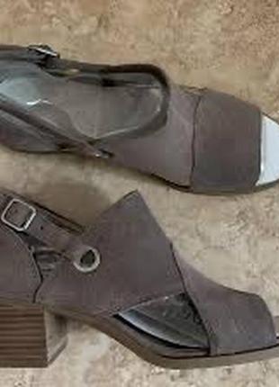 Сандалі, босоніжки ugg
