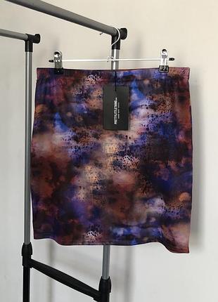 Облягаюча міні-спідниця від prettylittlething