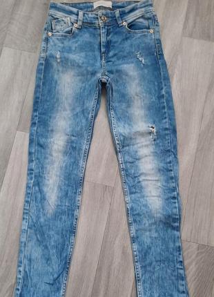 Джинси stradivarius