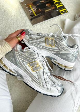 Класні жіночі кросівки new balance 1906r white rain cloud silver metallic сріблясті