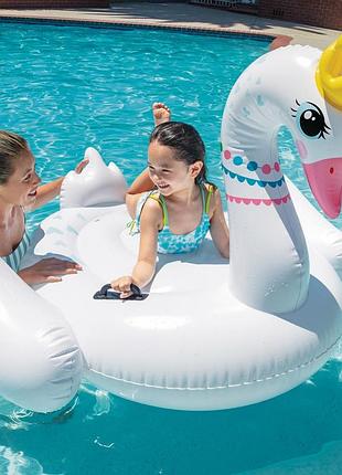 Дитячий надувний плотик intex королівський лебідь з двома ручками тримачами 142 x 137 x 99 см.