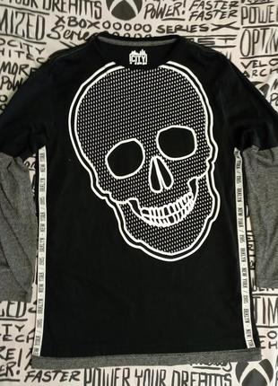 Футболка f&f з довгим рукавом і черепом.