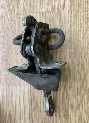 Обмежувач дверей задній лівий bmw 3 e36 51221960566h