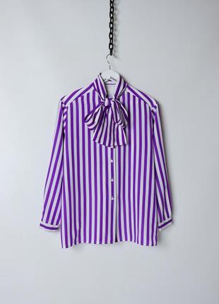 Женская винтажная полосатая оверсайз рубашка alexon с бантиком на воротнике. сделана в великобритании. белая фиолетовая. american vintage y2k retro