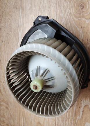 Chrysler 200 2014-16 моторчик пічки 68223053ac