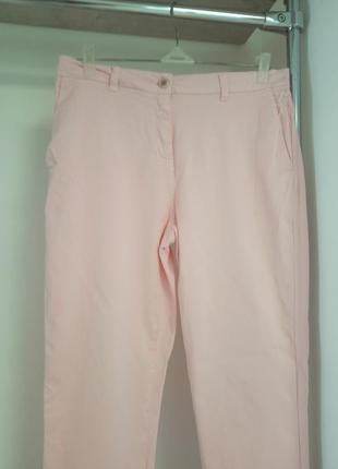 Розовые брюки
