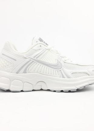 Жіночі шкіряні кросівки nike vomero 5 white найк вомеро білі1 фото