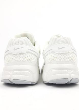 Жіночі шкіряні кросівки nike vomero 5 white найк вомеро білі7 фото
