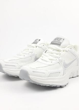 Жіночі шкіряні кросівки nike vomero 5 white найк вомеро білі2 фото