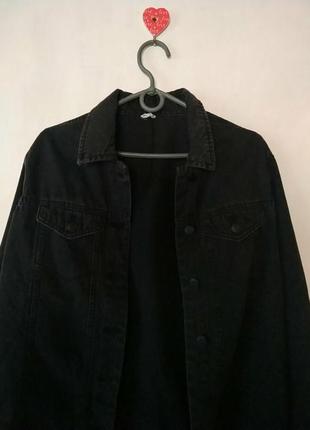 Черная, джинсовая куртка2 фото
