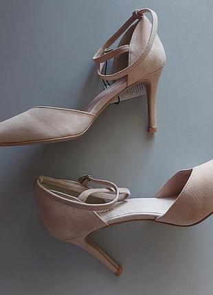 Жіночі босоніжки