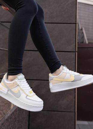 Жіночі кросівки nike air force 1 shadow white yellow3 фото