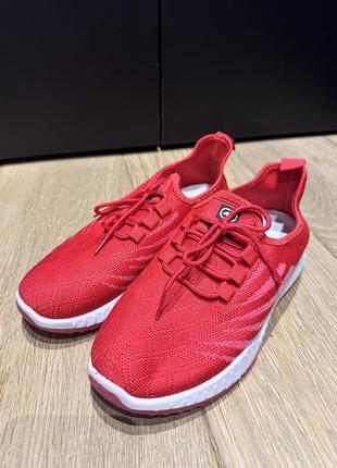 Червоні кросівки для бігу 37 розмір1 фото