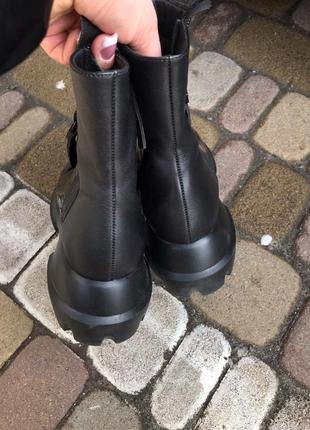 Женские демисезонные ботинки