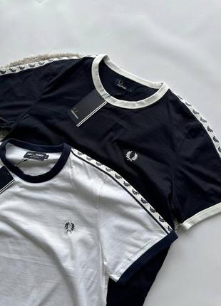 Футболка fred perry на лампасах