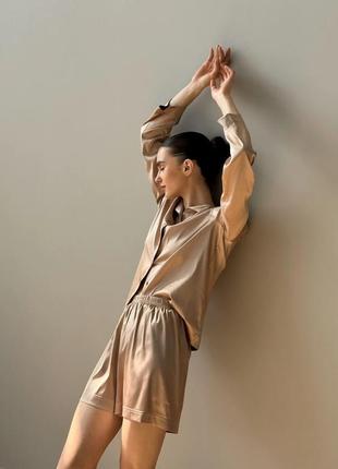 Жіноча піжама атласна бежева атласна піжама жіноча стильна піжама піжама літня домашній жіночий одяг2 фото