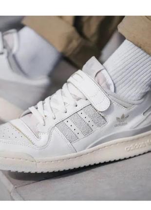Кроссовки adidas p.44 оригинал