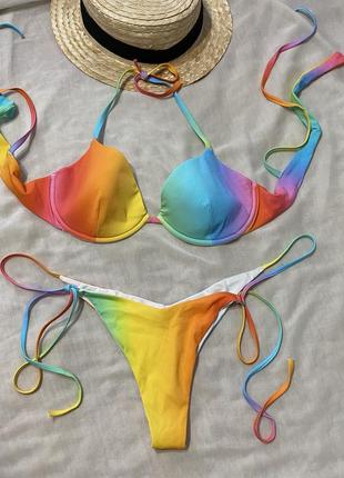Calzedonia крутий оригінальний кольоровий роздільний купальник