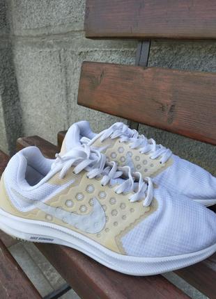 Кроссовки nike bota в хорошем состоянии