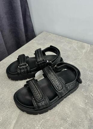 Босоніжки h&m в стилі chanel