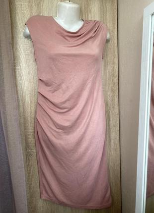 Сукня з драпіруванням