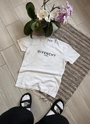 Футболка givenchy белая базовая футболка с большим логотипом