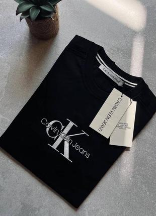 Футболка  calvin klein8 фото