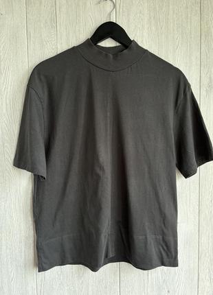 Футболка женская zara, серая, высокое горло, шов посередине, размер s-m