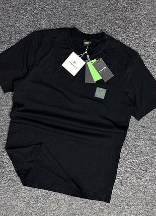 Летняя мужская черная футболка hugo boss