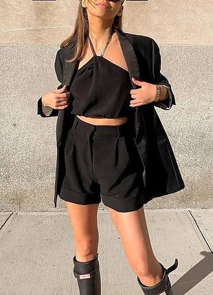 Атласный топ с цепочкой