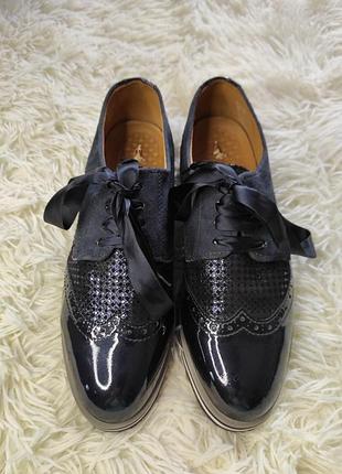 Hush puppies шкіряні кросівки туфлі жіночі лаковані шкіра кожаные туфли оксфорды лоферы
