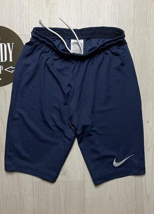 Чоловічі шорти nike dri-fit, розмір s