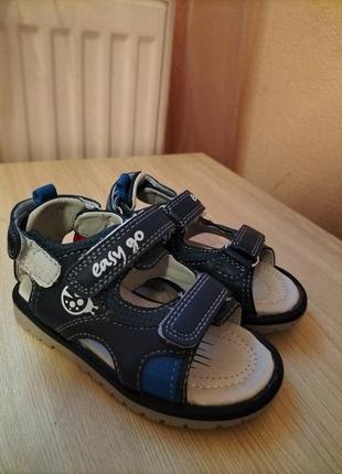 Сандалі