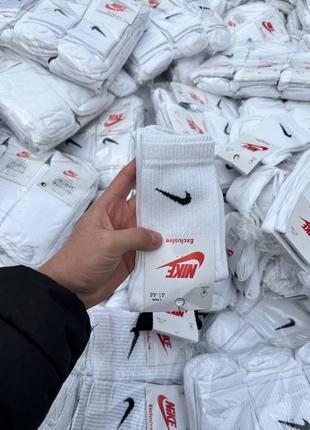 Трендовые белые и черные носки nike. высокие унисекс 😍🔥5 фото