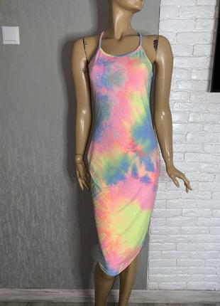 Яркое неоновое платье миди платье в принт тай-дай shein. s